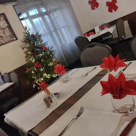 Πανσιόν D'ici Et D'ailleurs 3*