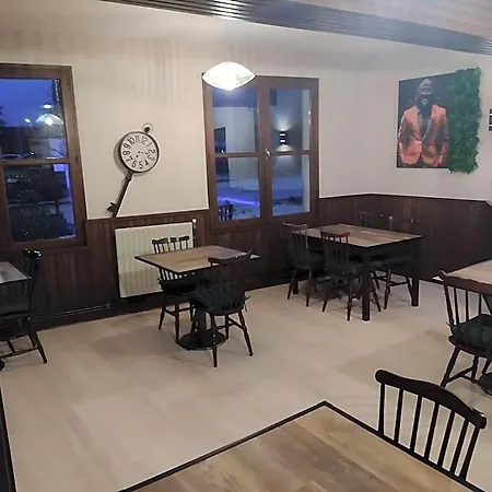 Auberge D'Ici Et D'Ailleurs Guest house Cressensac-Sarrazac